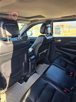 جیپ گراند شیرۆکی